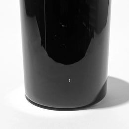 closeup of the black travel gravity bong jar